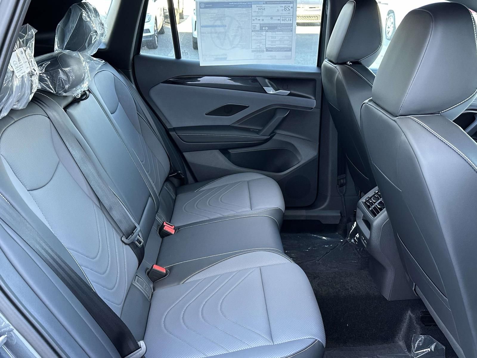 New 2026 Volkswagen Tiguan SE R-Line image 15