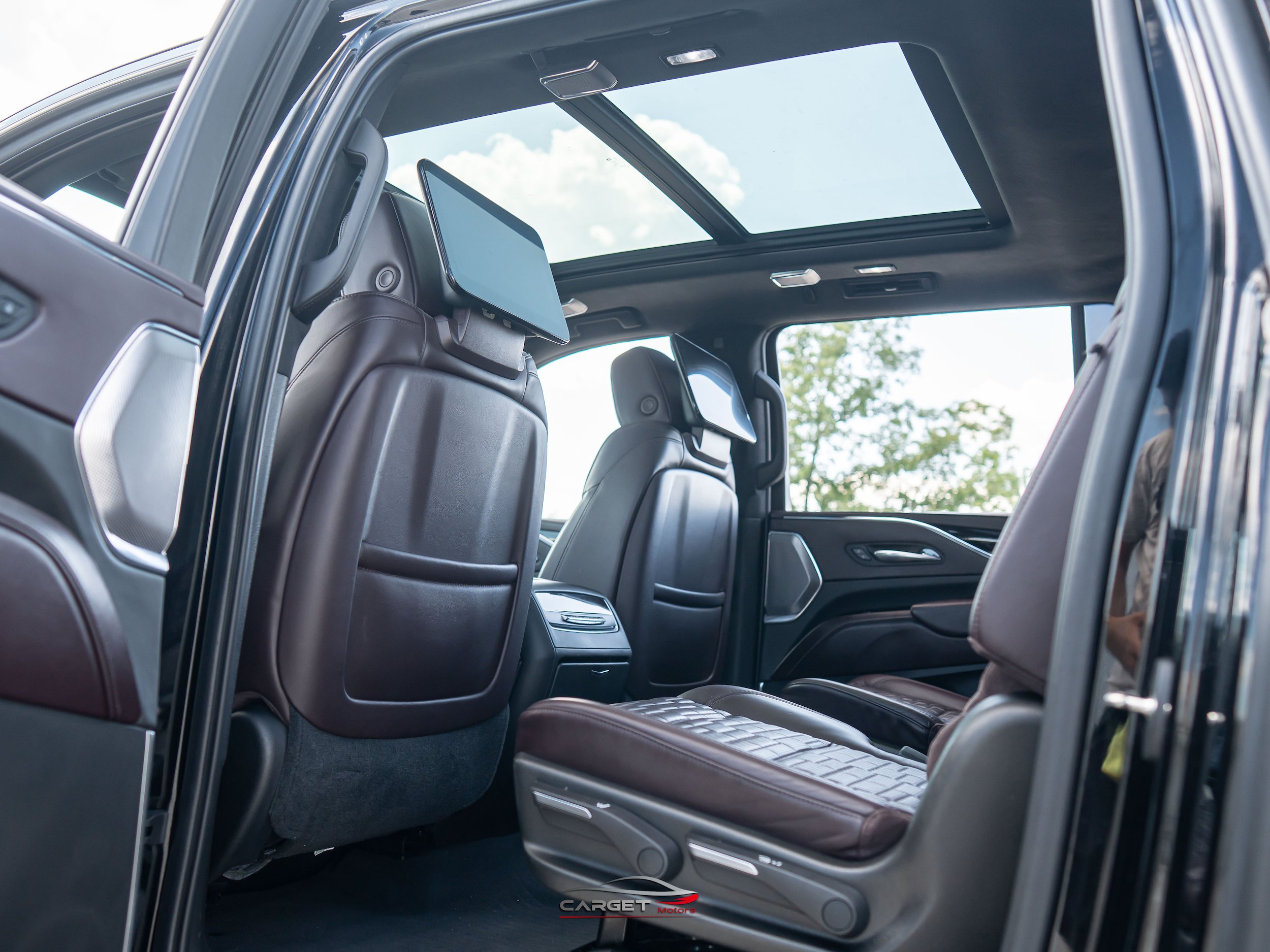 Used 2021 Cadillac Escalade ESV Sport Platinum AWD/4WD image 23