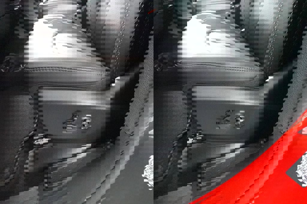 New 2026 Chrysler Pacifica Select image 11