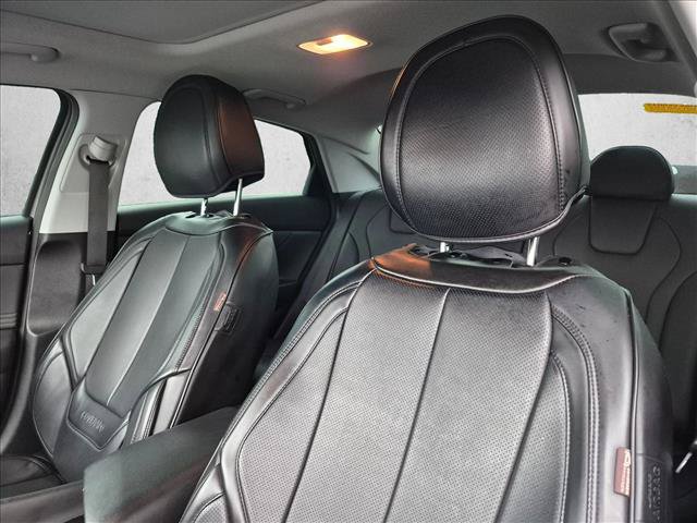 Used 2023 Hyundai Elantra Limited FWD image 3