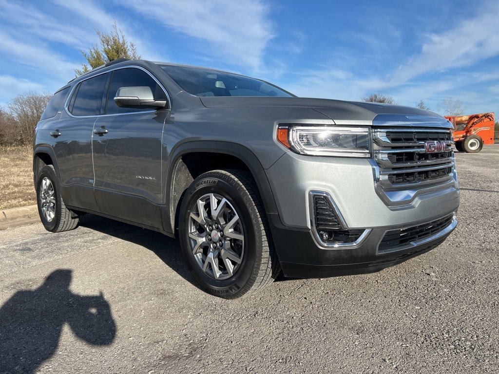 Used 2023 GMC Acadia SLT image 3