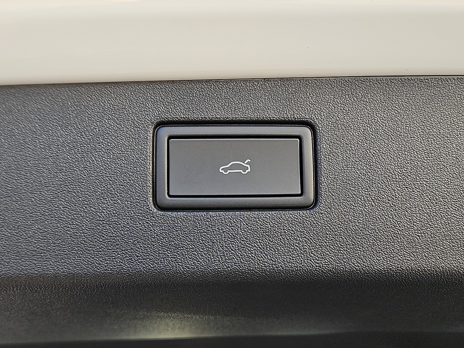 New 2026 Volkswagen Tiguan SE image 7