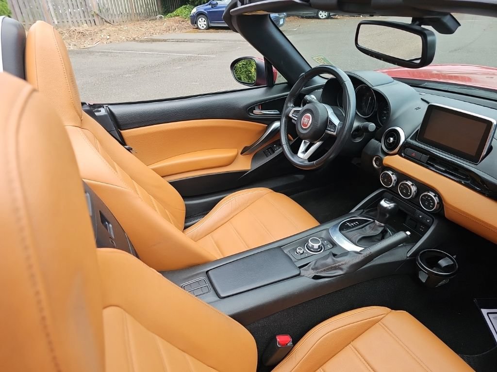 Used 2020 FIAT 124 Spider Lusso w/ Convenience Group RWD image 27