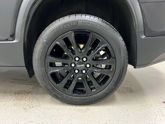 Used 2023 GMC Acadia SLE w/ Driver Convenience Package image 6