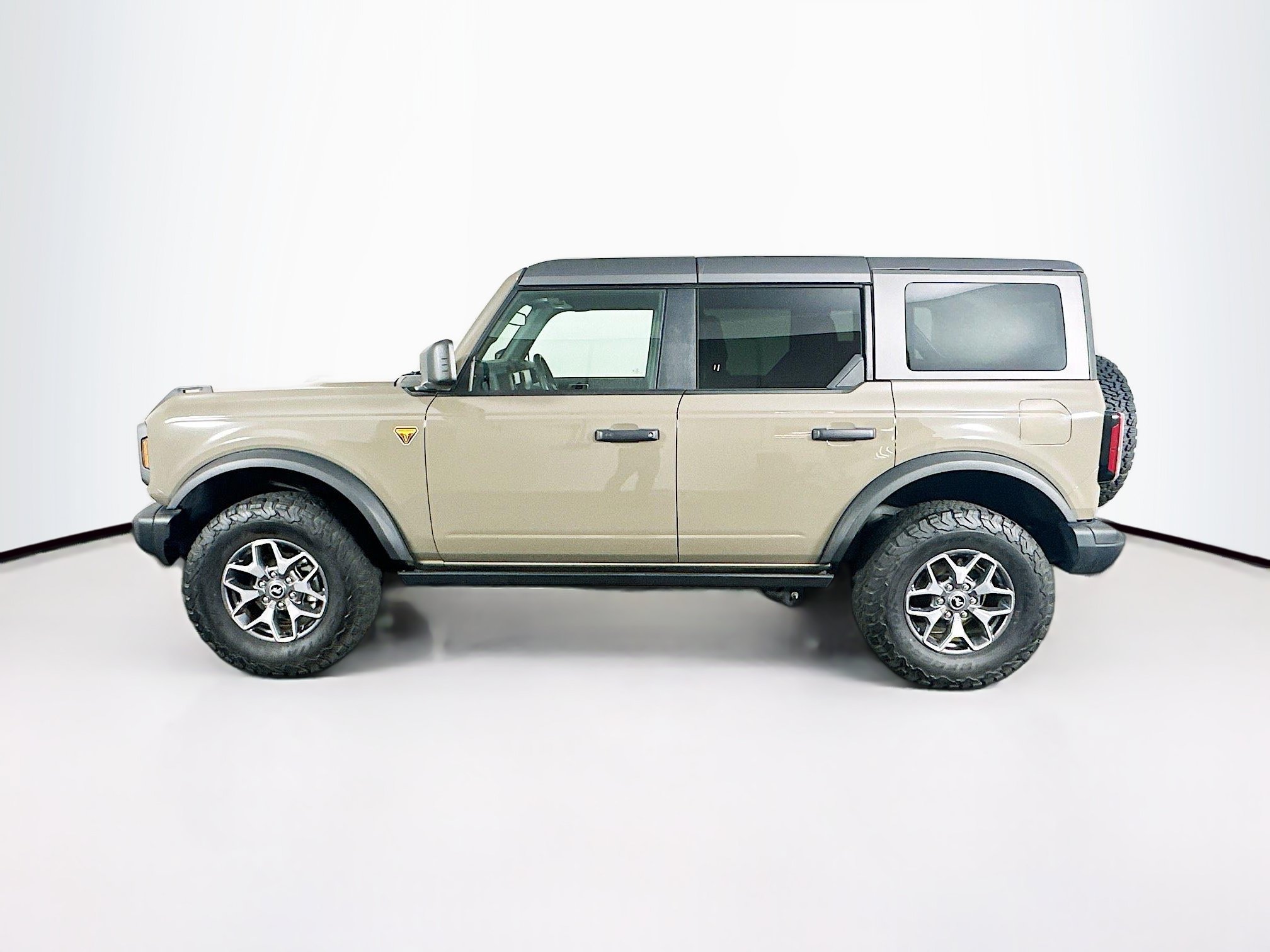 Used 2025 Ford Bronco Badlands AWD/4WD image 4