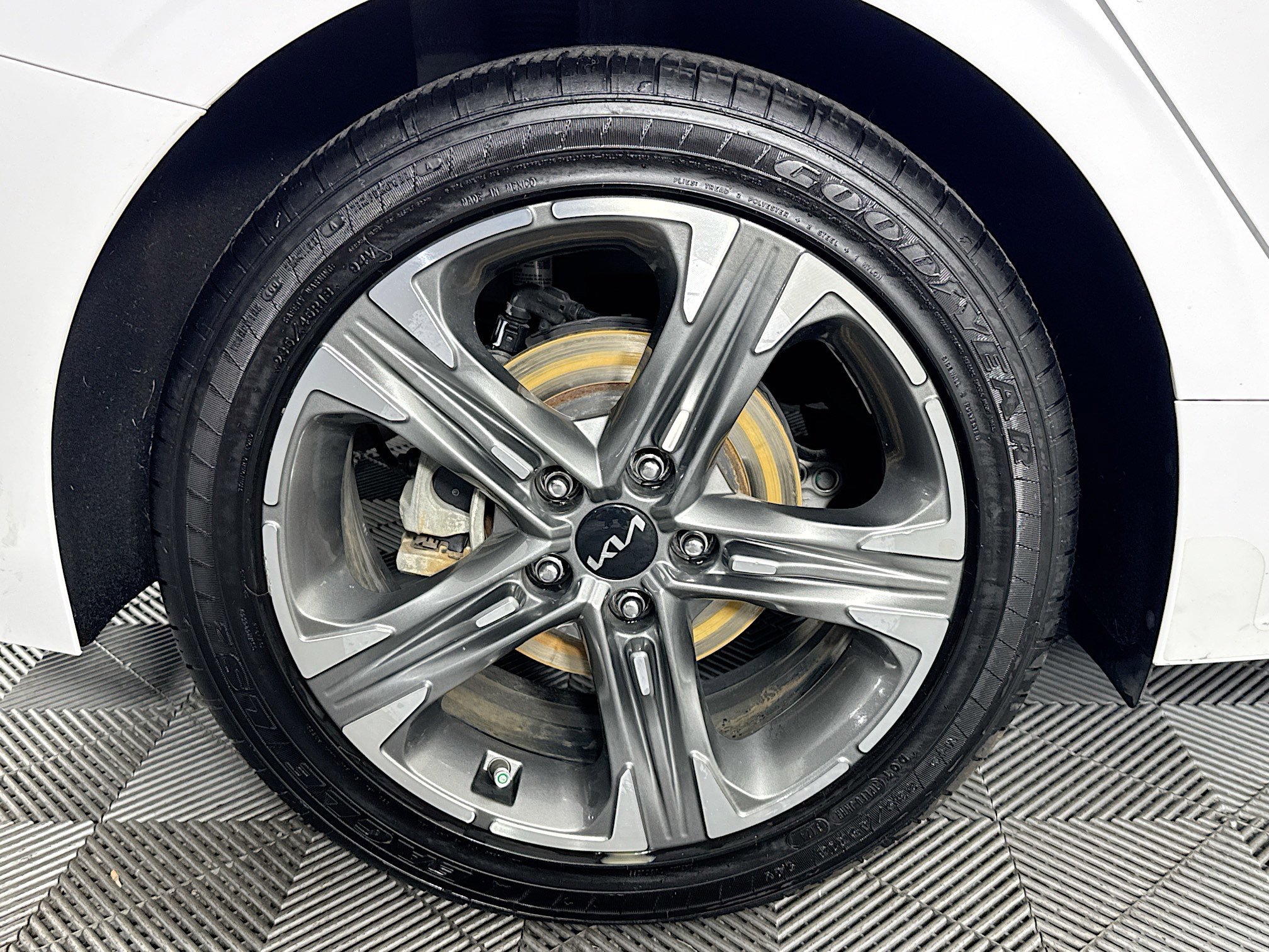 Used 2023 Kia K5 EX image 32