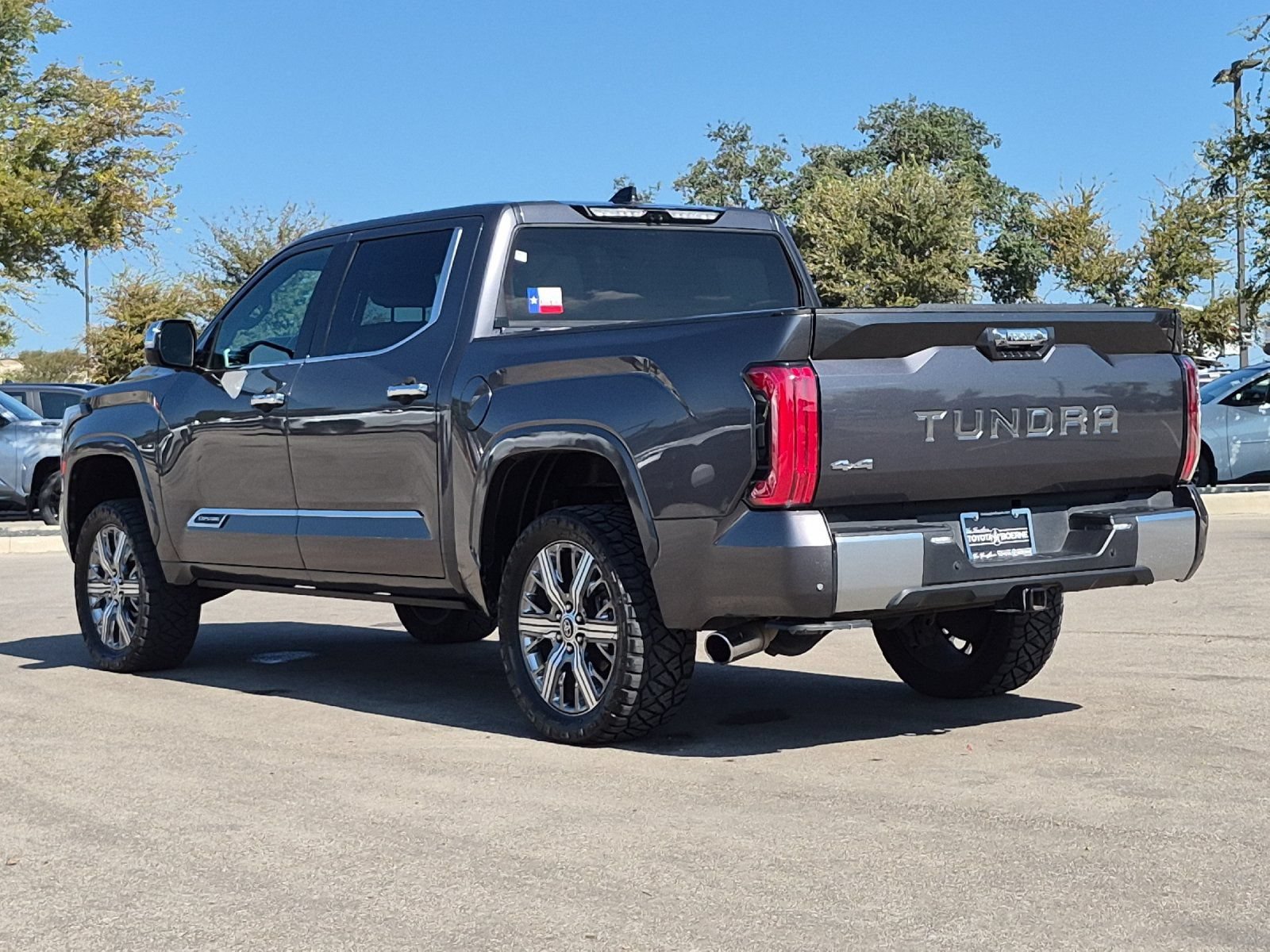 Used 2023 Toyota Tundra Capstone AWD/4WD image 3