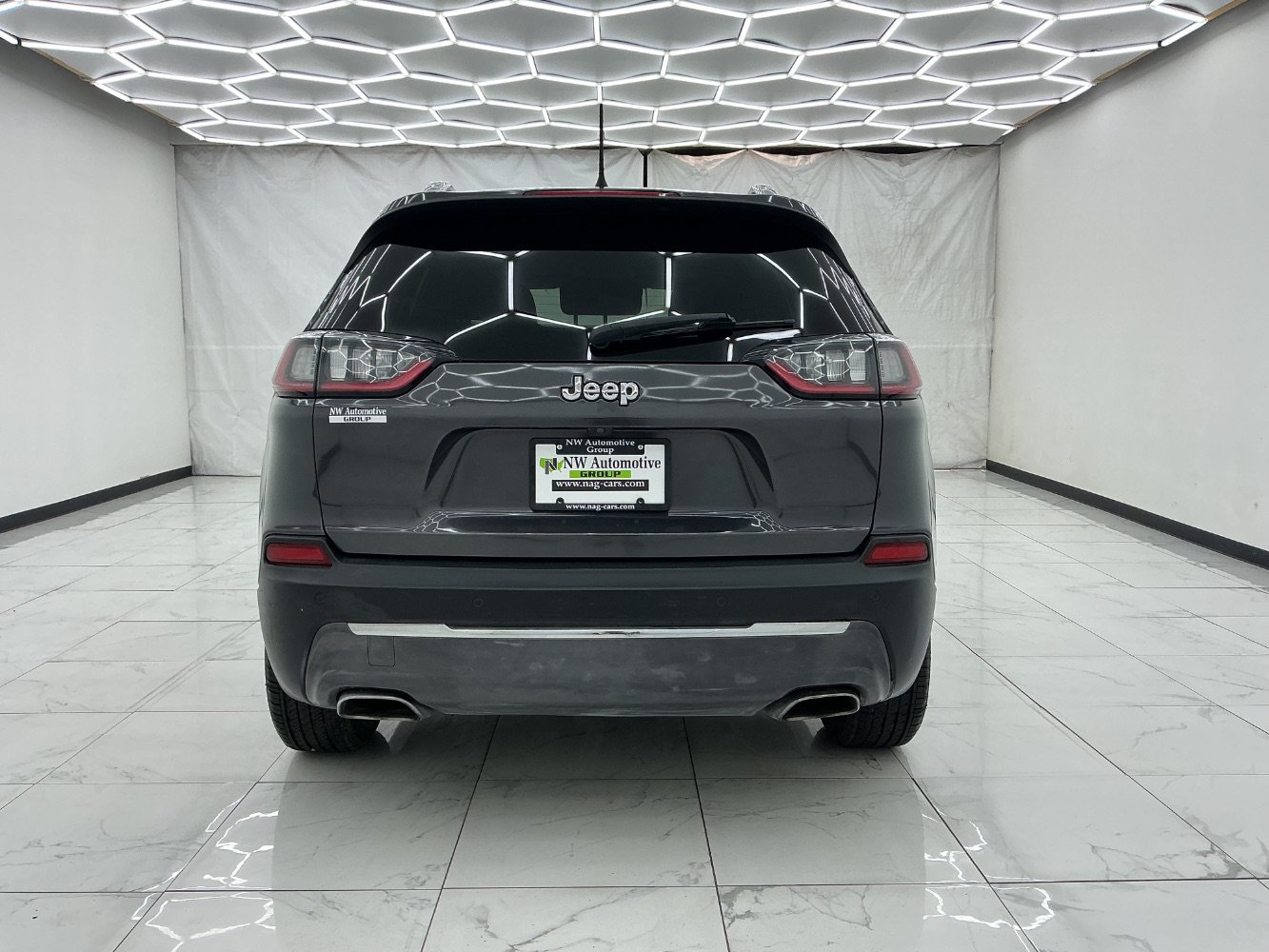 Used 2019 Jeep Cherokee Limited AWD/4WD image 10