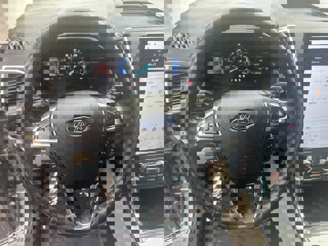 Used 2024 Ford Edge Titanium image 15