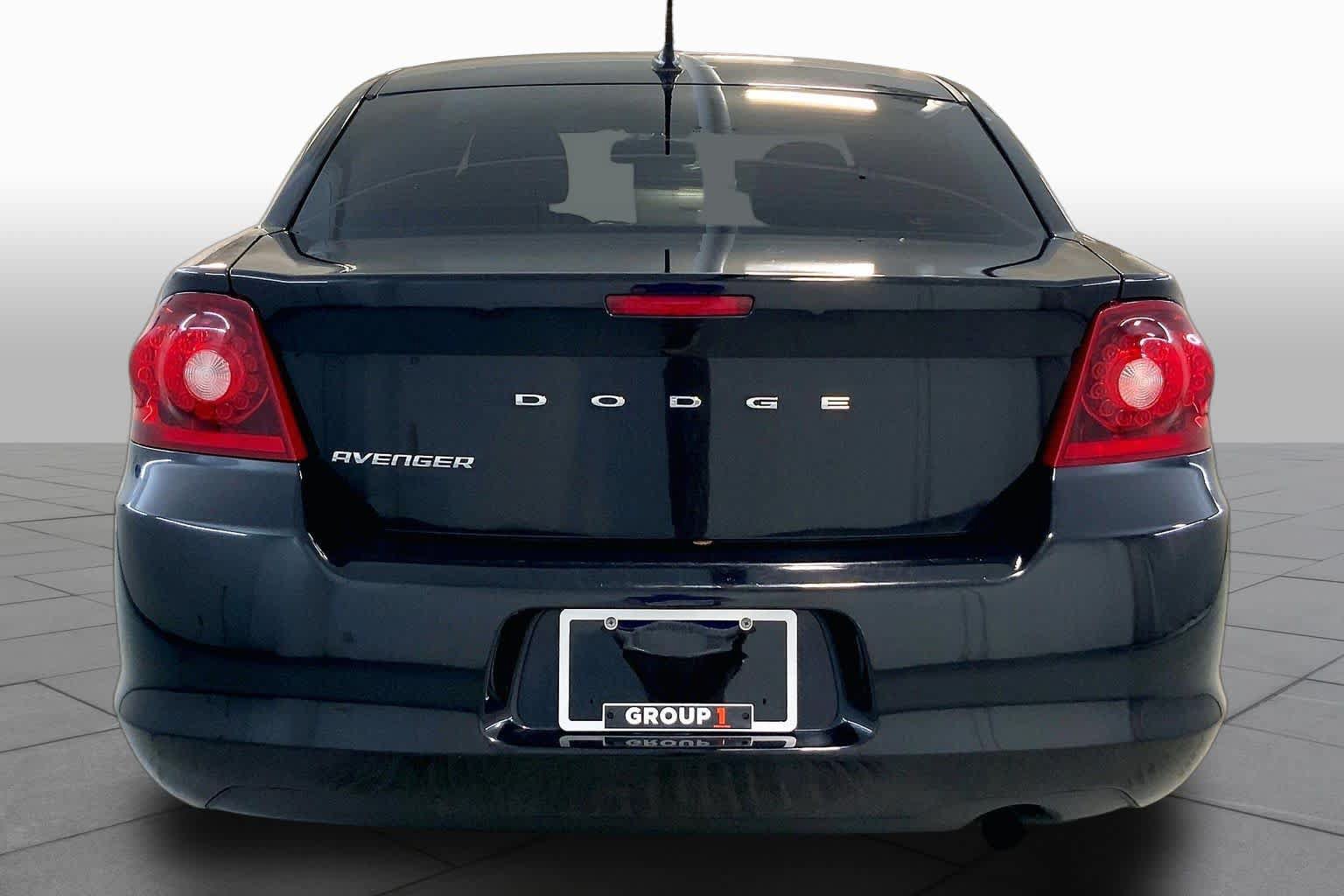 Used 2013 Dodge Avenger SE FWD image 4
