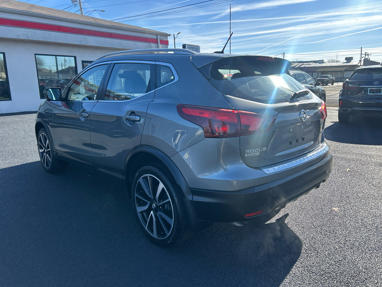 Used 2018 Nissan Rogue Sport SL w/ SL Premium Package image 7