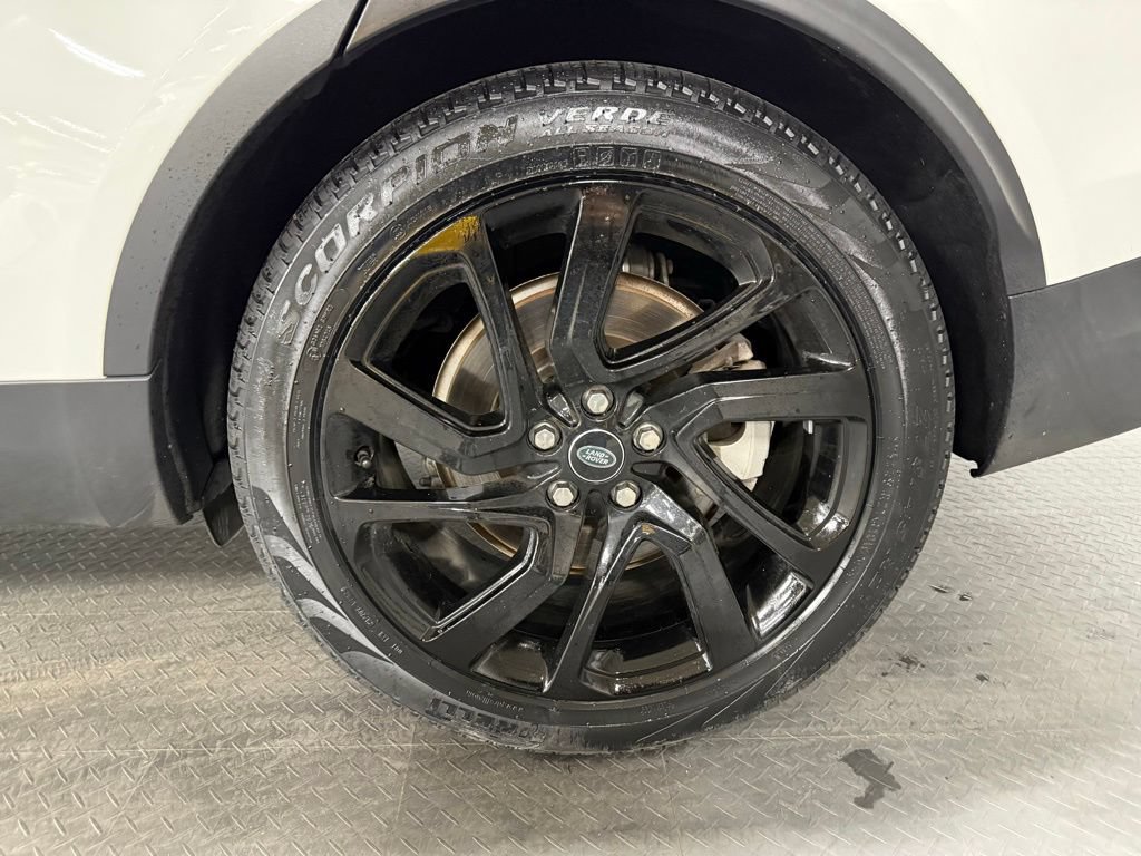 Used 2024 Land Rover Discovery S AWD/4WD image 7