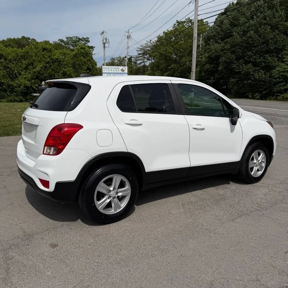 Used 2021 Chevrolet Trax LS w/ Tint and Cruise Package FWD image 10
