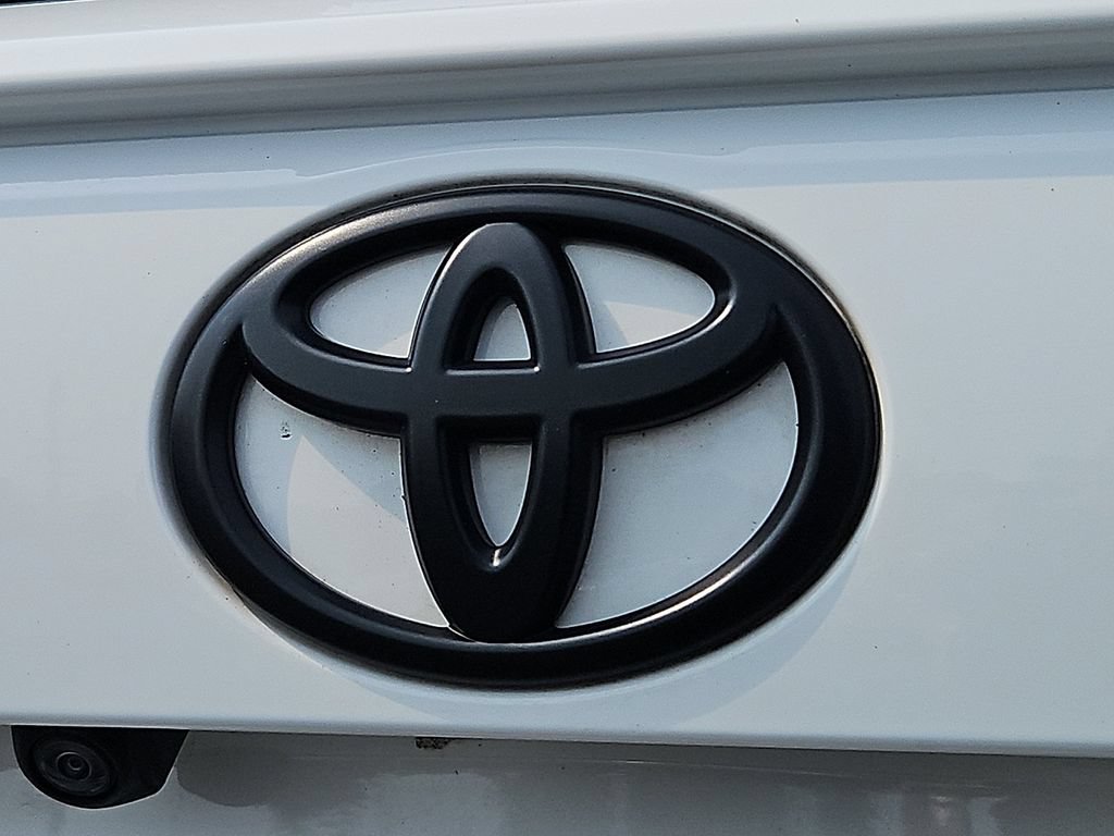 Used 2024 Toyota RAV4 LE AWD/4WD image 28