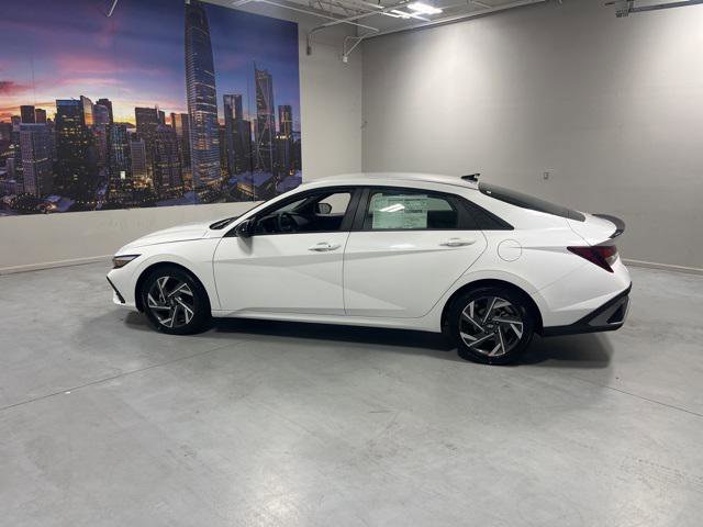 New 2025 Hyundai Elantra Sport w/ Cargo Package image 4