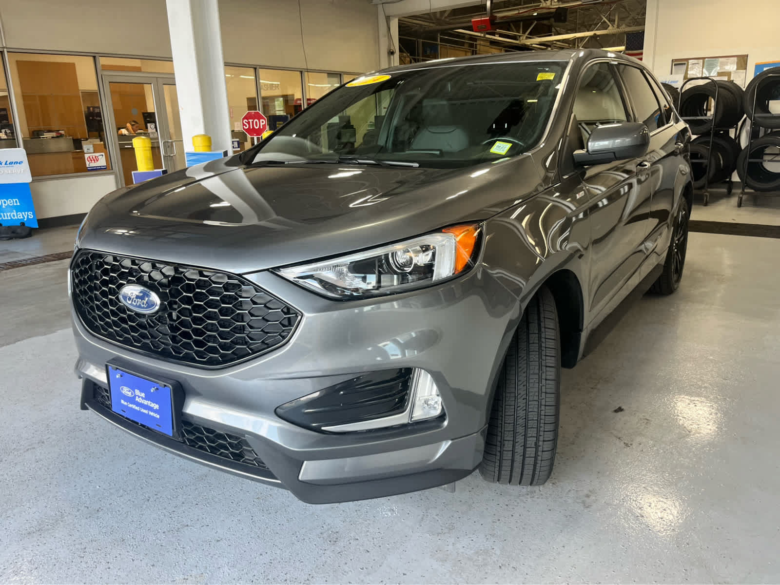 Certified 2024 Ford Edge ST-Line AWD/4WD image 2