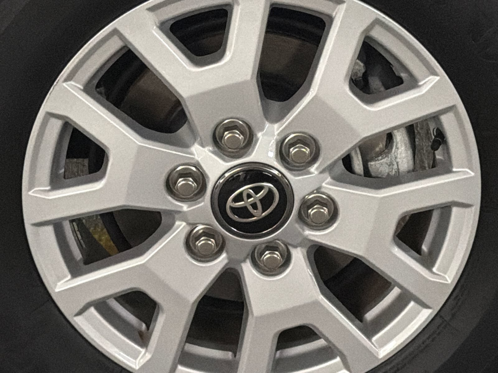 Used 2026 Toyota Tacoma SR5 AWD/4WD image 5
