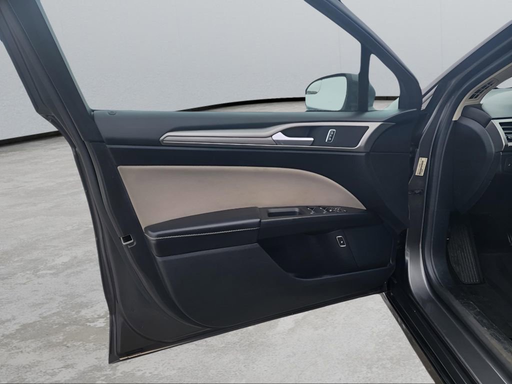 Used 2018 Ford Fusion S image 10