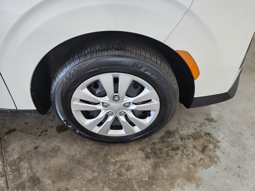 Used 2020 Kia Soul LX FWD image 35