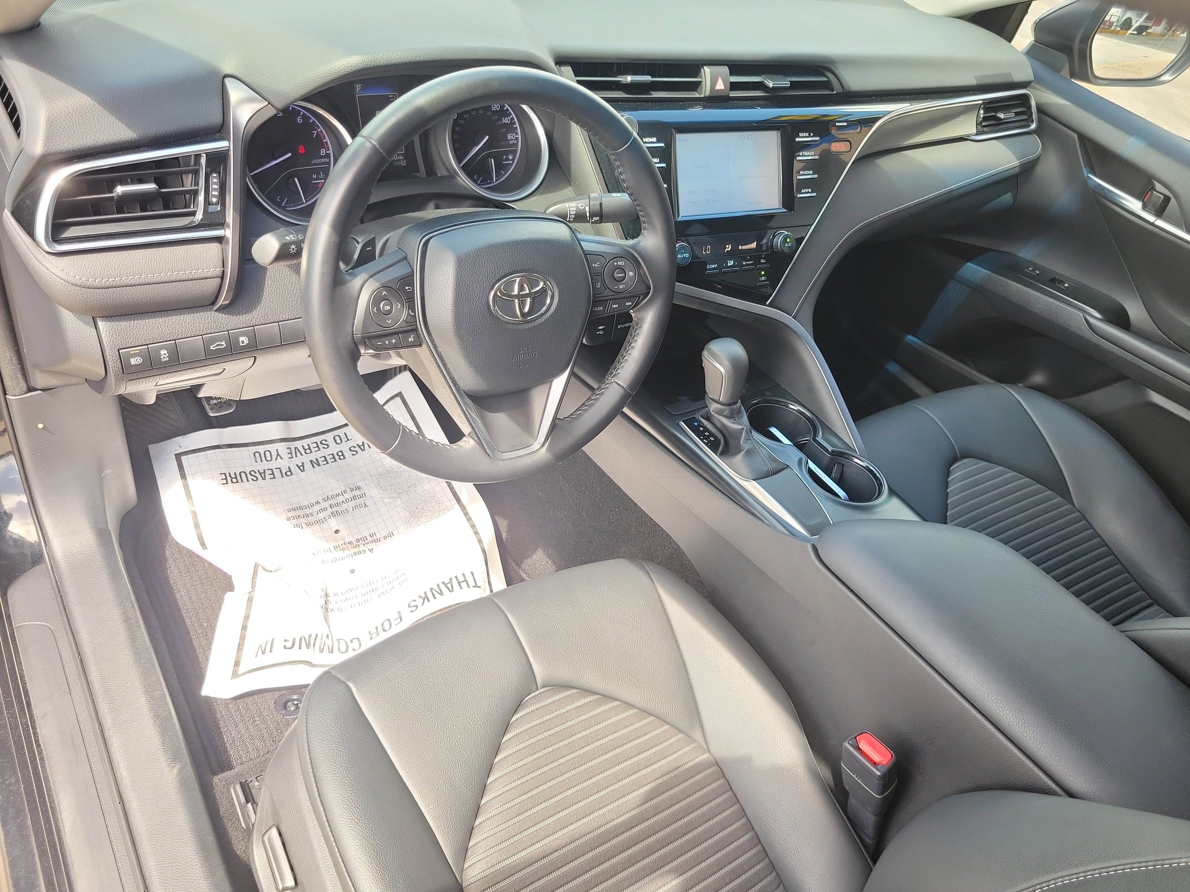 Used 2018 Toyota Camry SE w/ Convenience Package FWD image 11