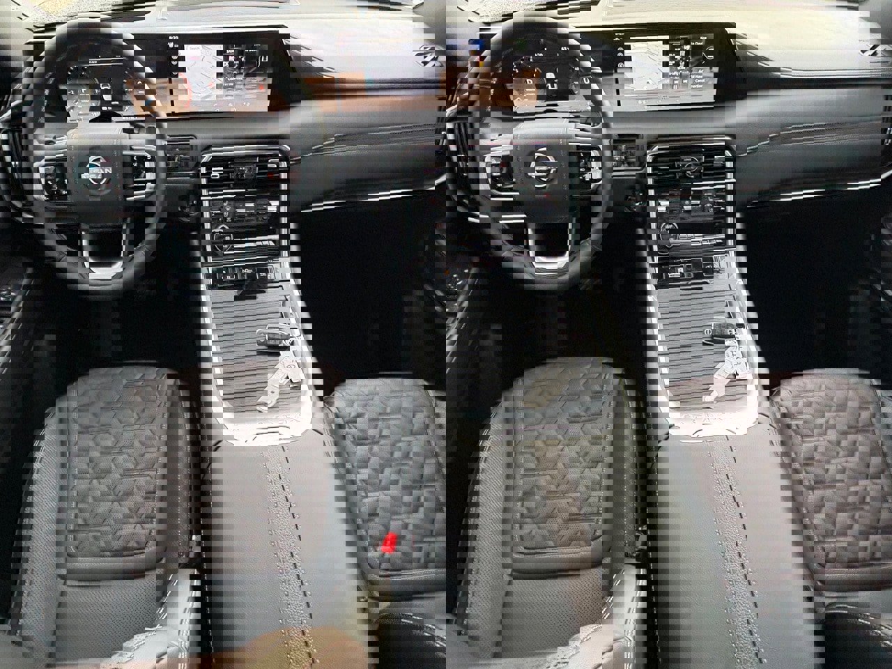 Certified 2025 Nissan Armada Platinum Reserve image 11