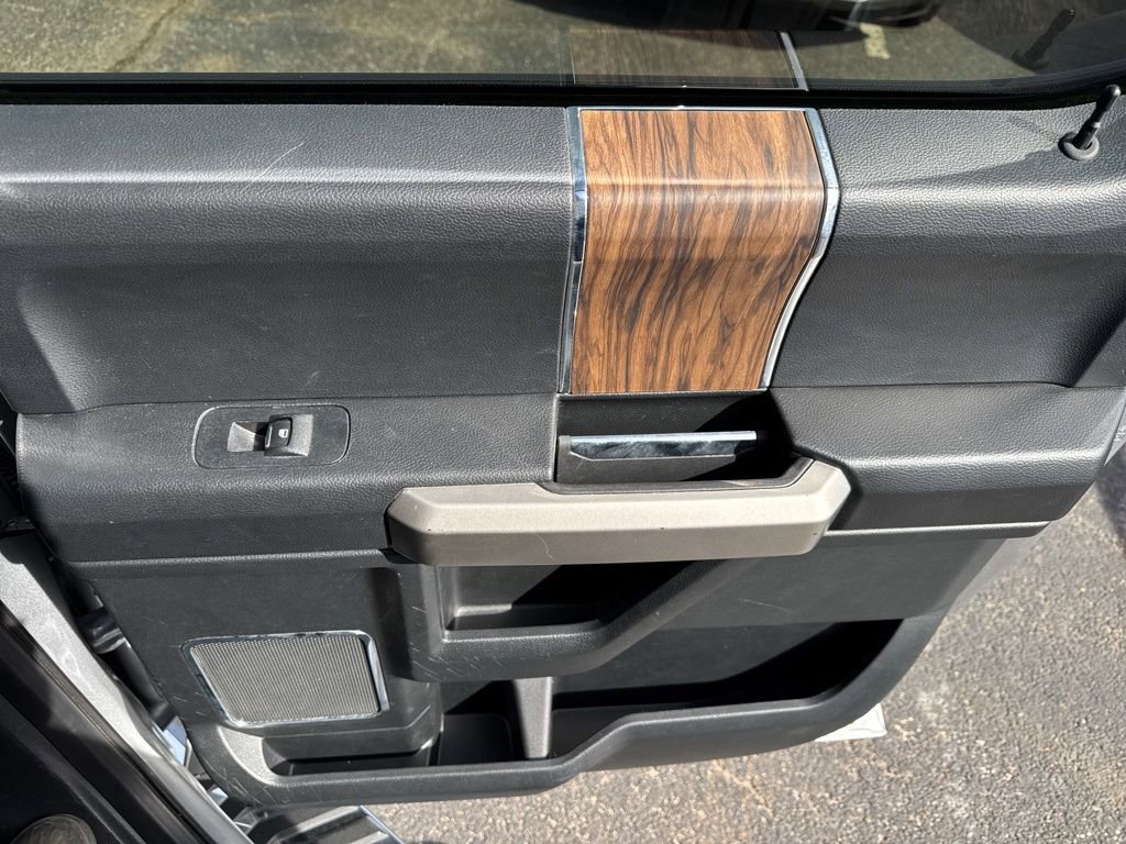 Used 2020 Ford F150 Lariat image 34