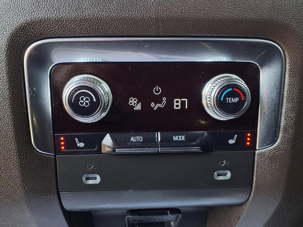 Certified 2023 GMC Yukon SLT w/ SLT Luxury Package image 29