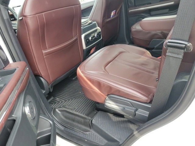 Used 2023 Ford Expedition Limited image 16