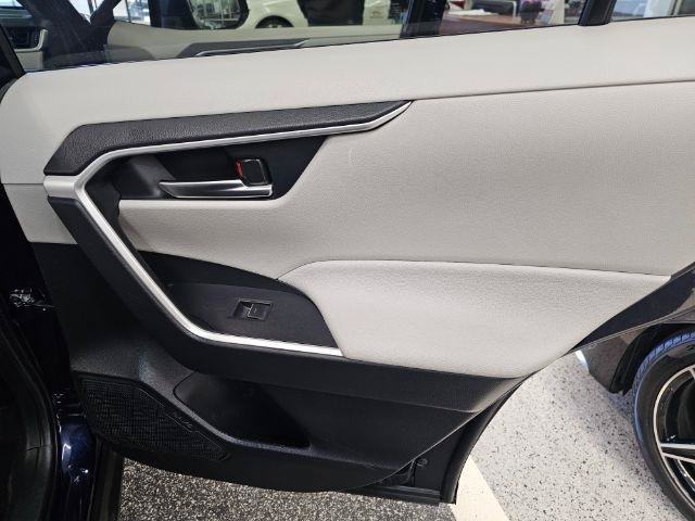 Used 2022 Toyota RAV4 XLE Premium AWD/4WD image 32