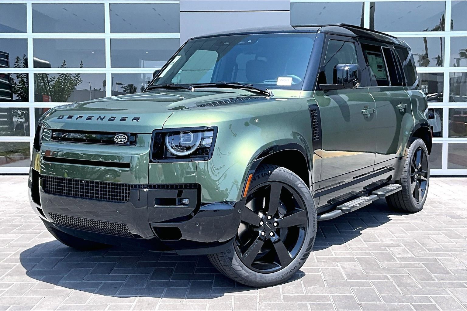 New 2026 Land Rover Defender 110 X-Dynamic SE AWD/4WD image 1