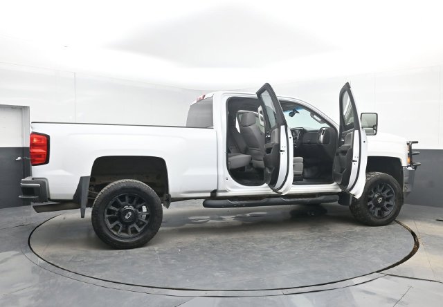Used 2017 Chevrolet Silverado 2500 LT AWD/4WD image 49