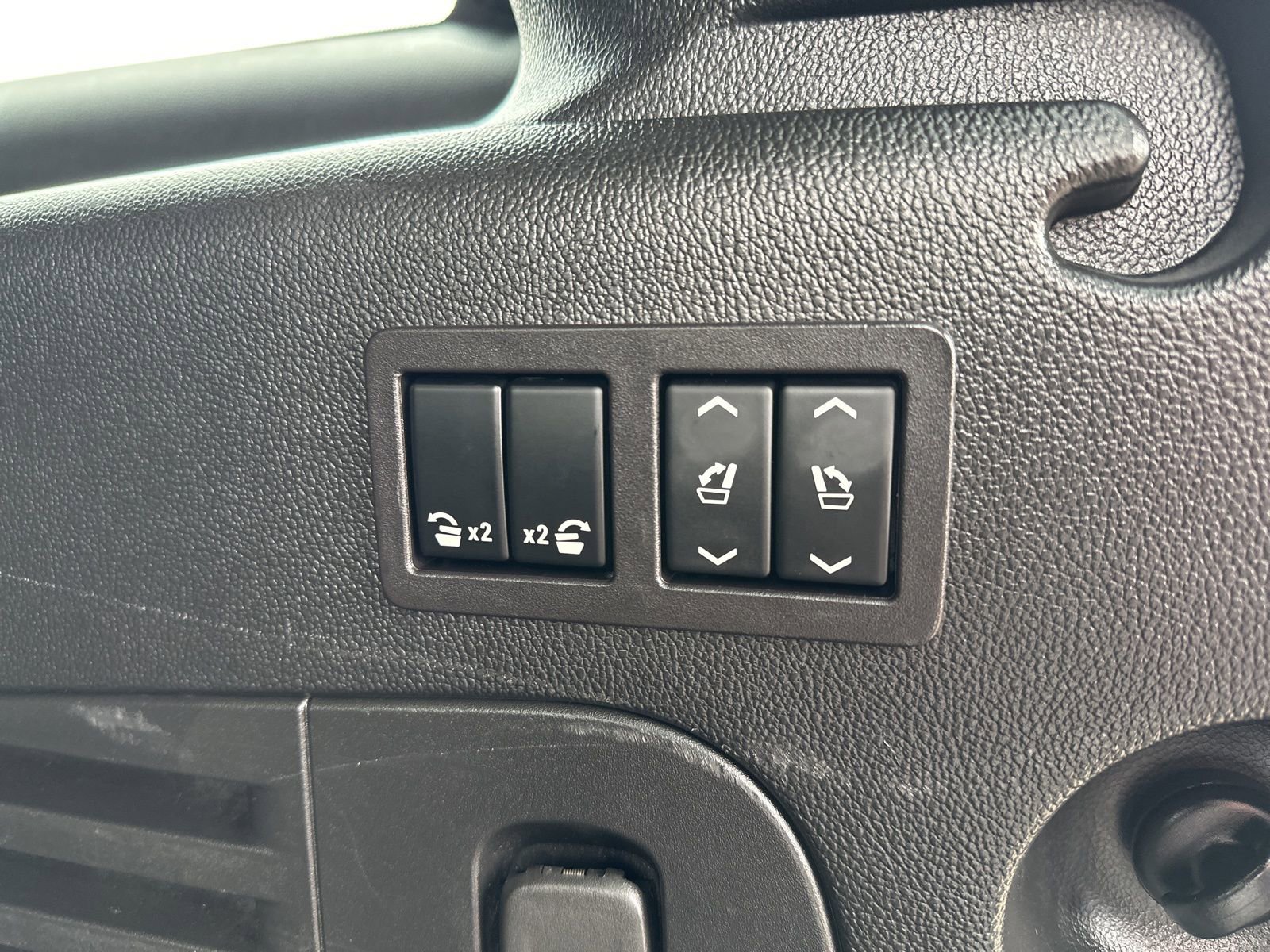 Used 2020 Cadillac Escalade ESV Platinum AWD/4WD image 32