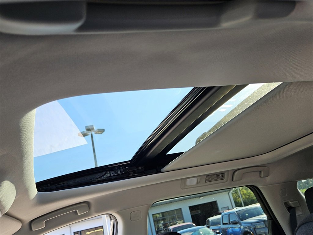 New 2025 Nissan Pathfinder SV w/ SV Premium Package image 3