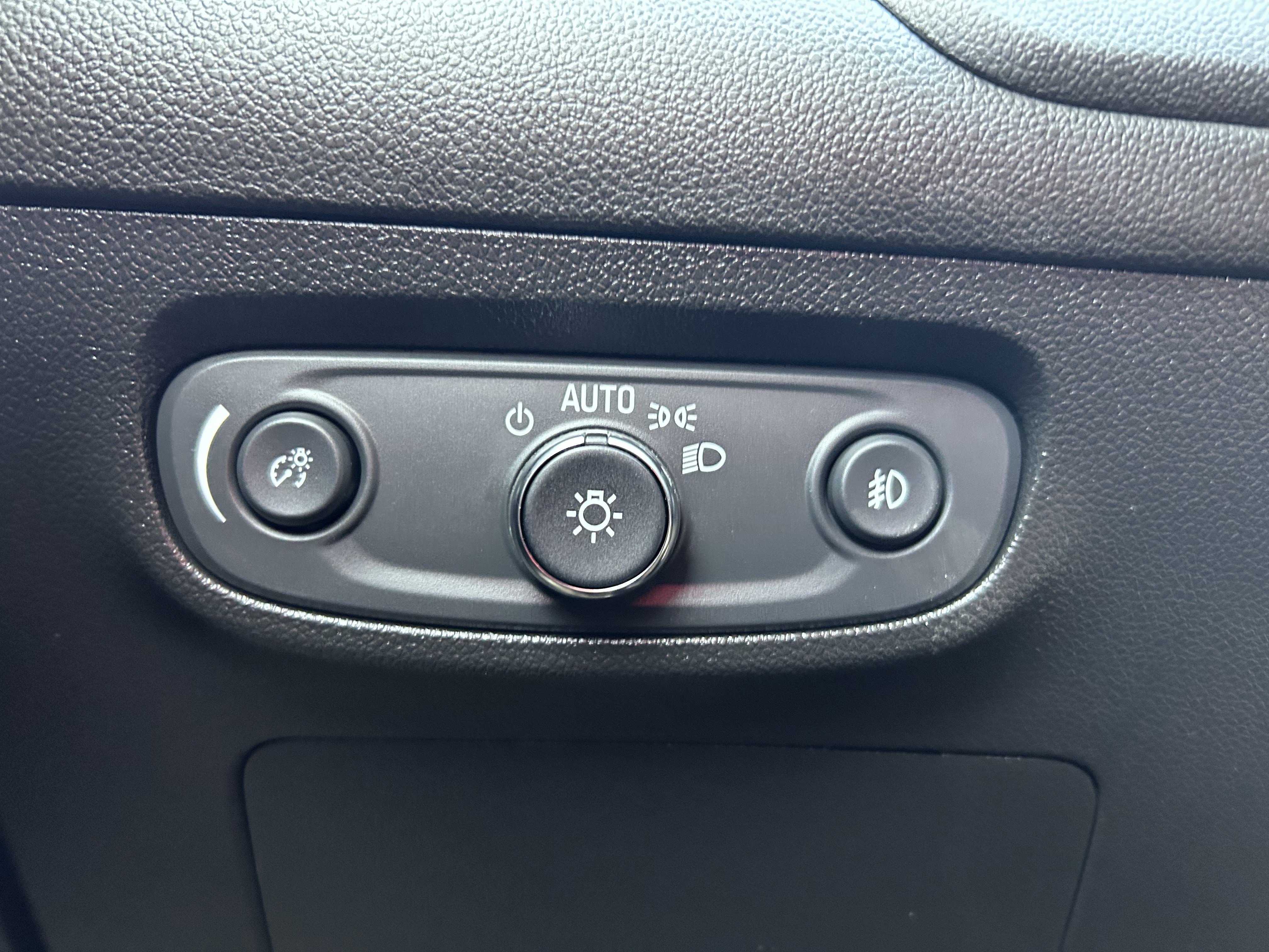 Used 2020 Buick Encore GX Select image 28