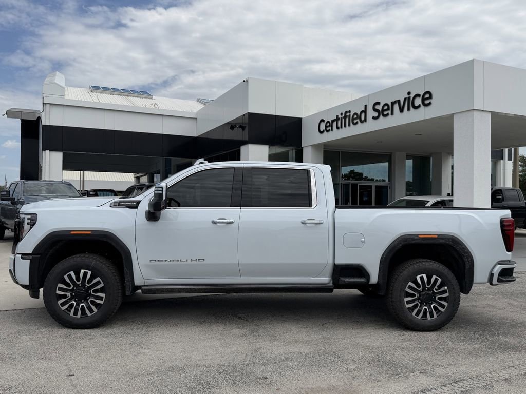 New 2026 GMC Sierra 2500 Denali Ultimate AWD/4WD image 8