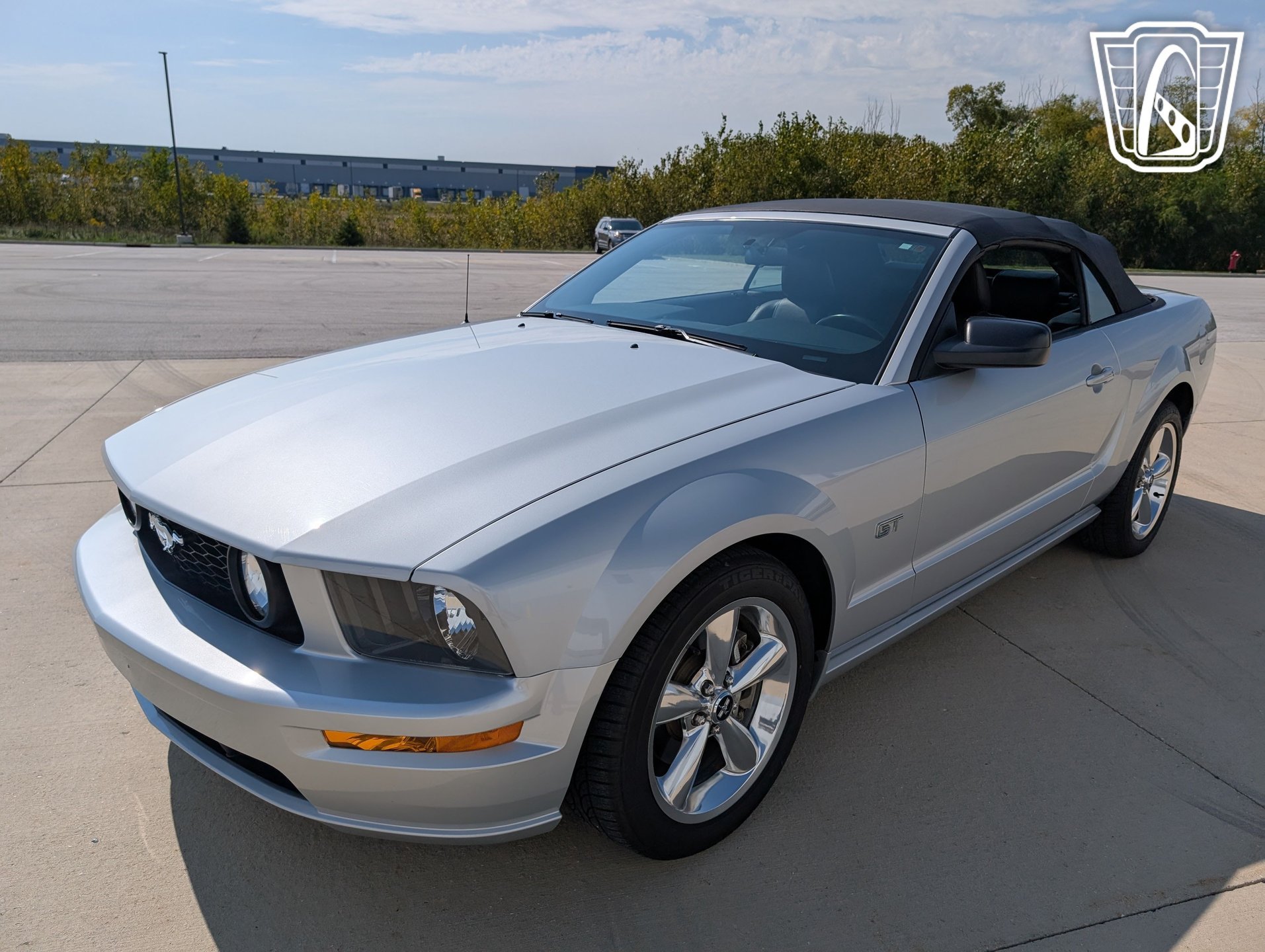 Used 2005 Ford Mustang GT RWD image 2