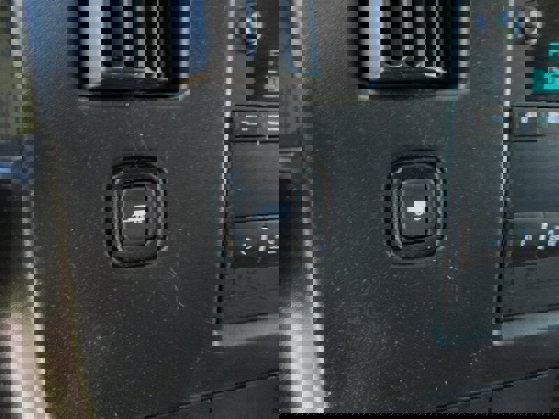 Used 2018 Chevrolet Express 2500 Extended image 22