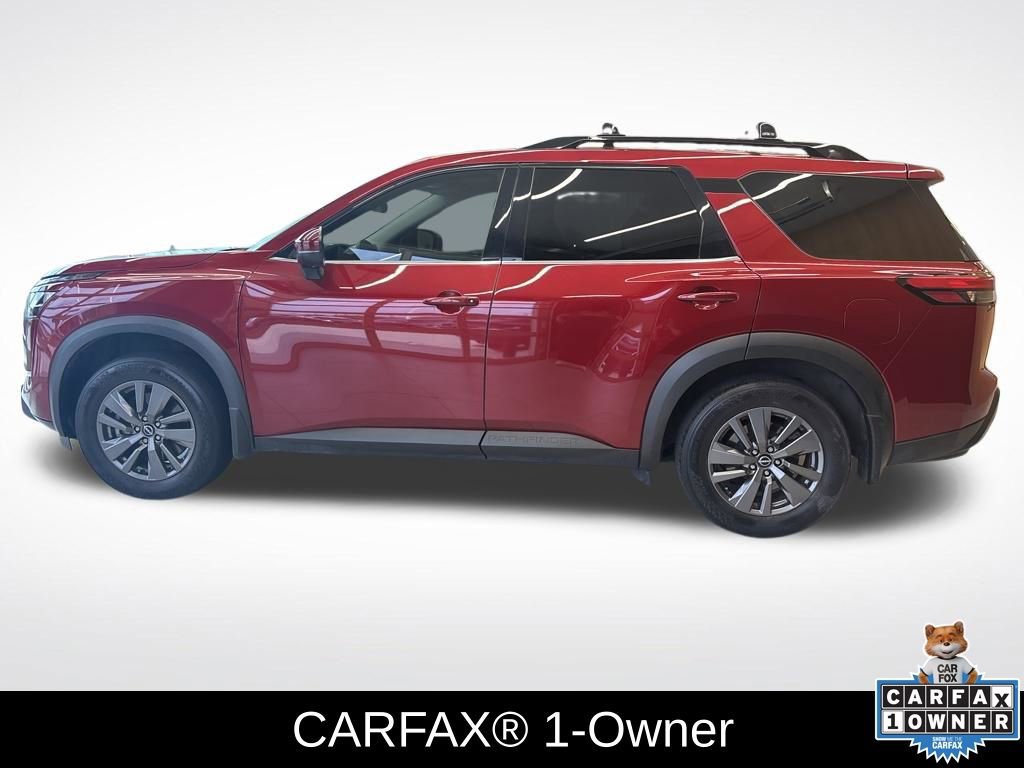Used 2022 Nissan Pathfinder SV image 2