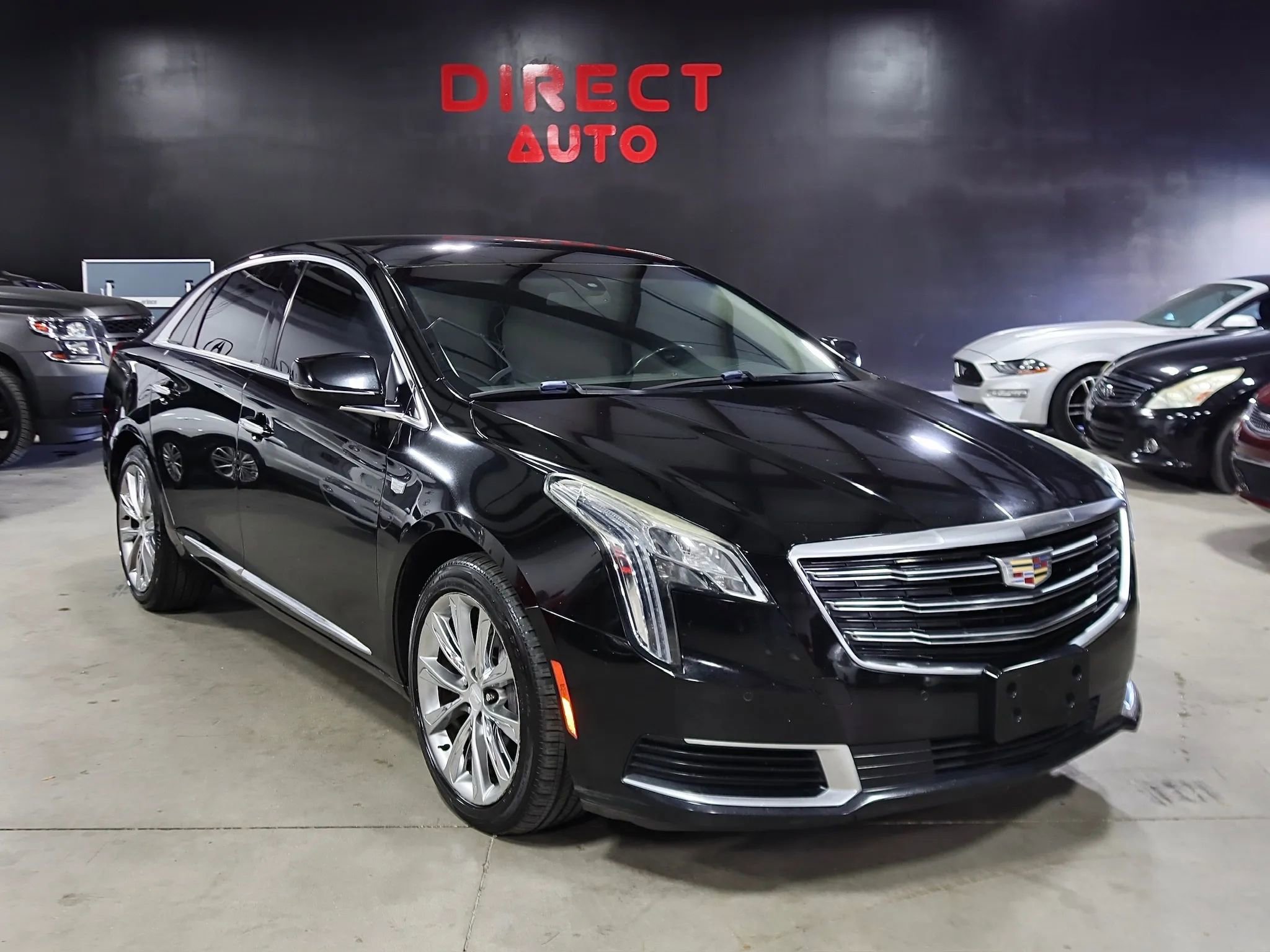 Used 2018 Cadillac XTS w/ Rear Seat Comfort Package FWD image 1
