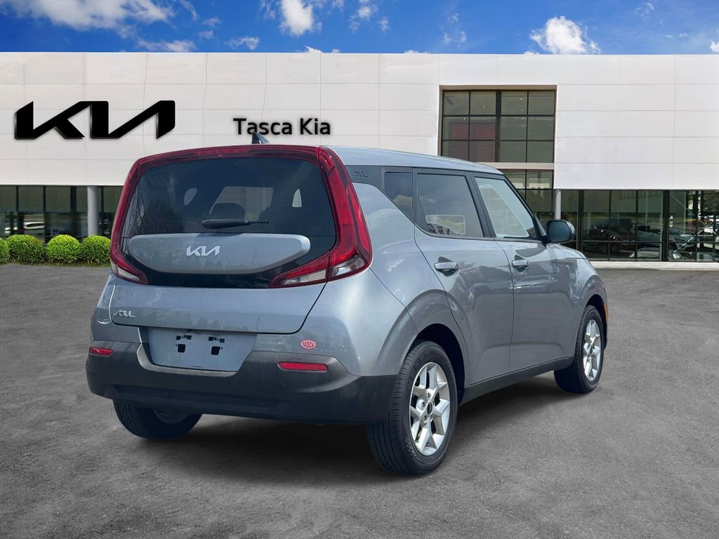Used 2022 Kia Soul LX w/ Technology Package FWD image 4