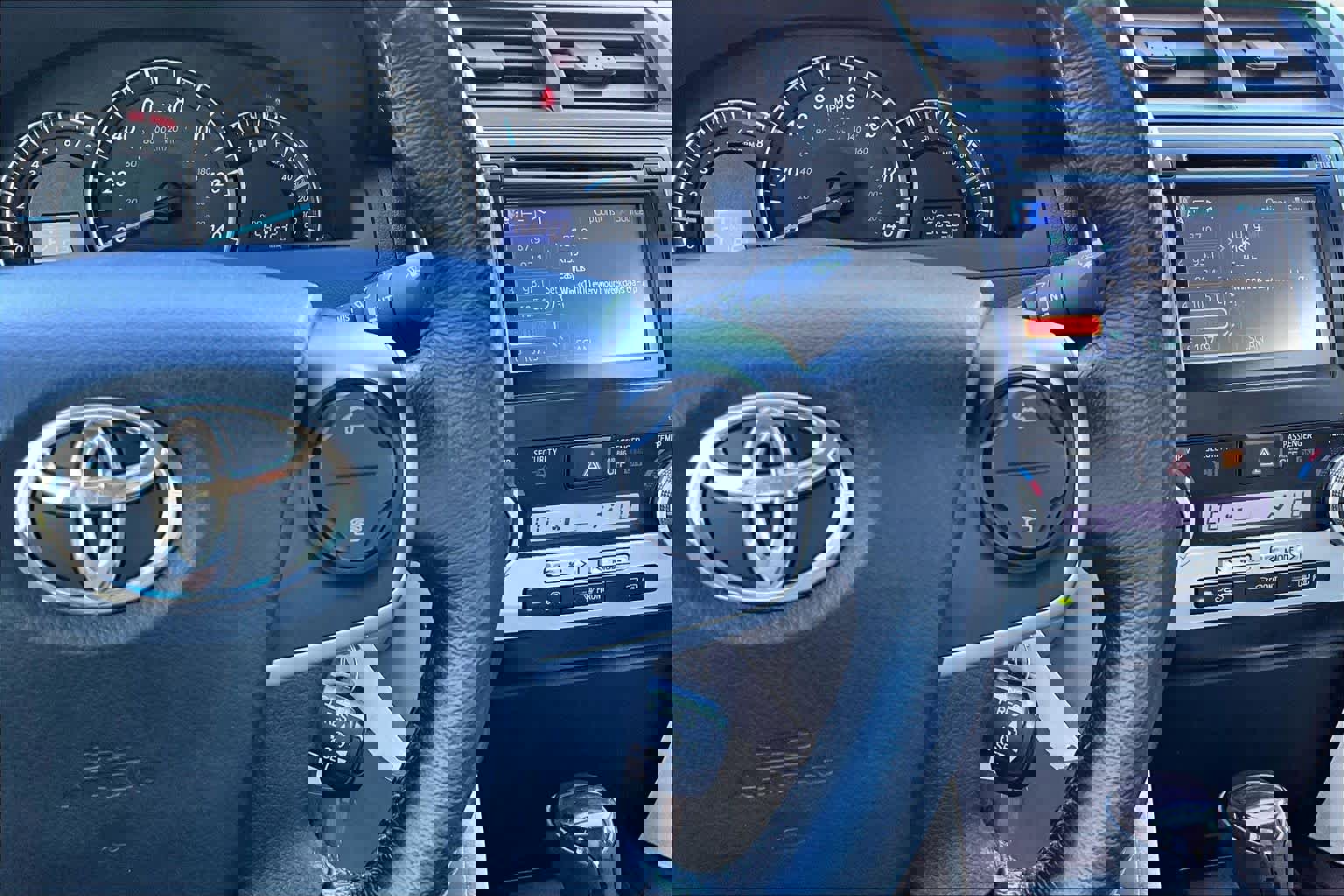 Used 2012 Toyota Camry XLE image 24