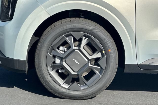 New 2026 Kia Carnival EX FWD image 35