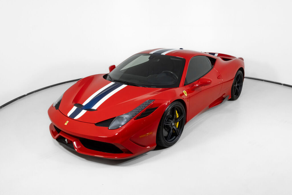 Used 2015 Ferrari 458 Speciale Coupe RWD image 2