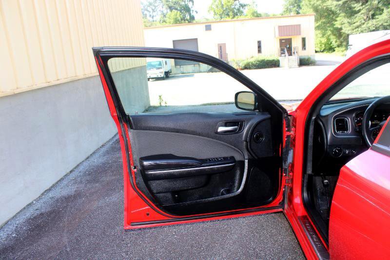Used 2018 Dodge Charger SXT image 19