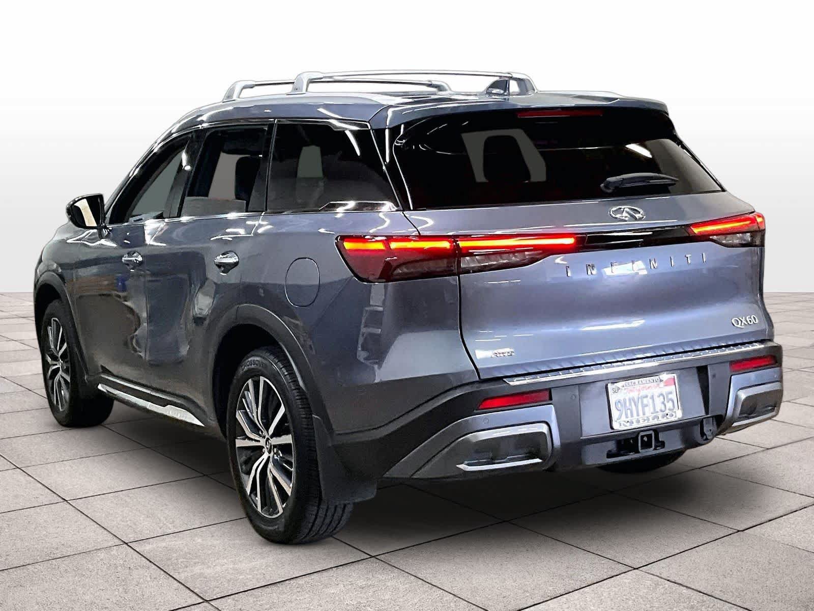 Used 2023 INFINITI QX60 Sensory w/ Vision Package AWD/4WD image 15