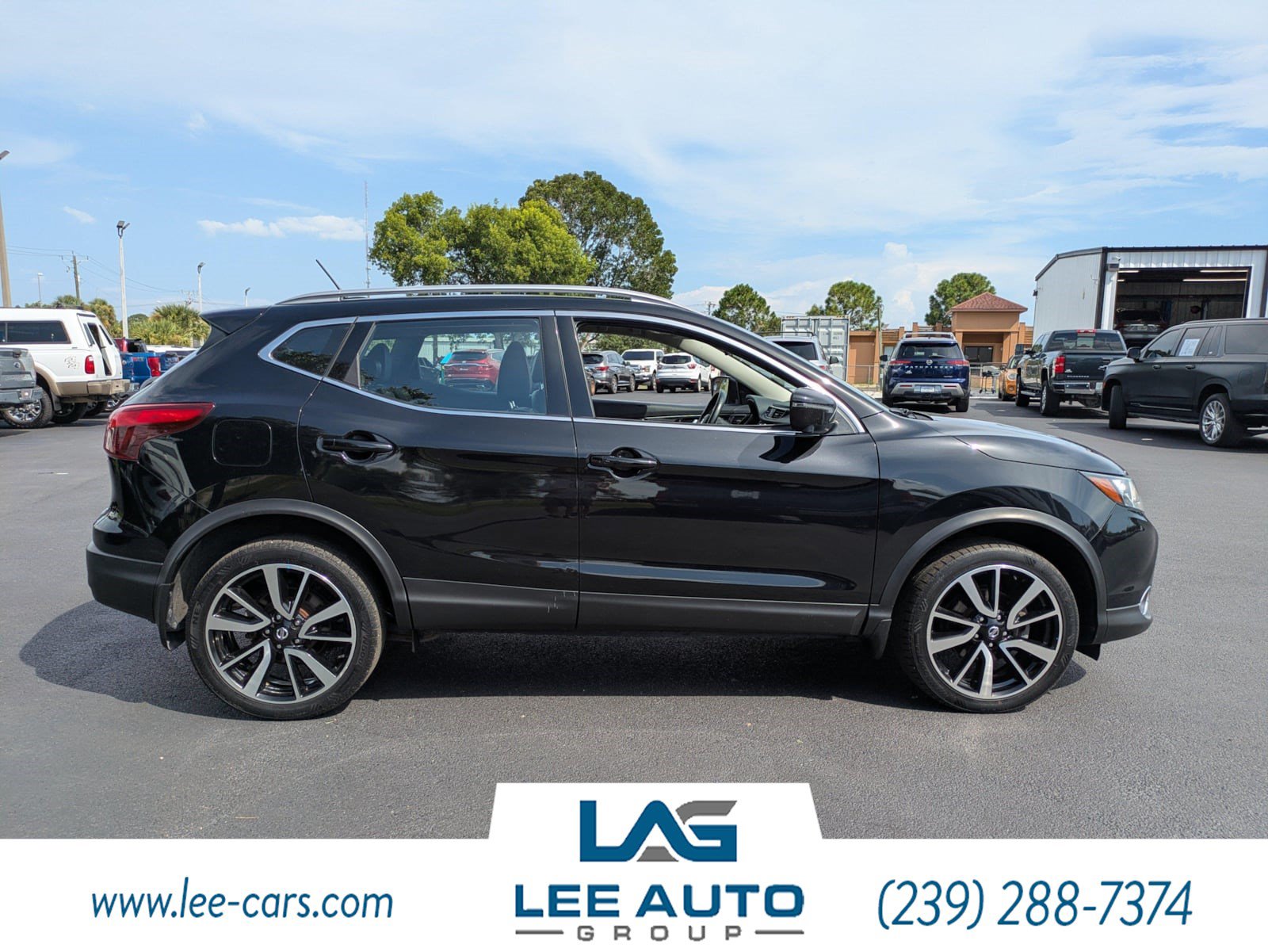 Used 2018 Nissan Rogue Sport SL w/ SL Premium Package AWD/4WD image 2