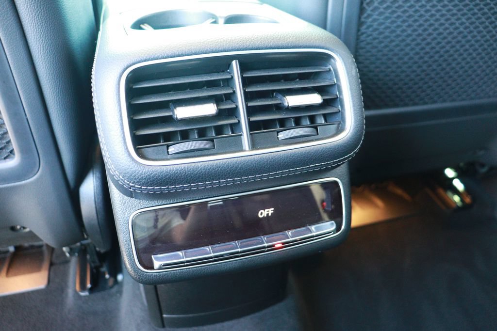 Used 2025 Mercedes-Benz GLS 450 4MATIC image 32