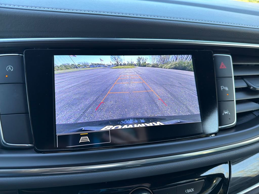Used 2024 Buick Enclave Essence FWD image 18