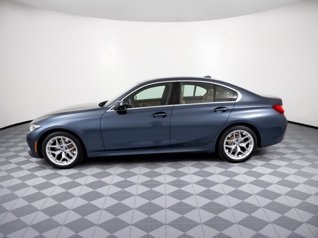 Certified 2026 BMW 330i Sedan RWD image 2