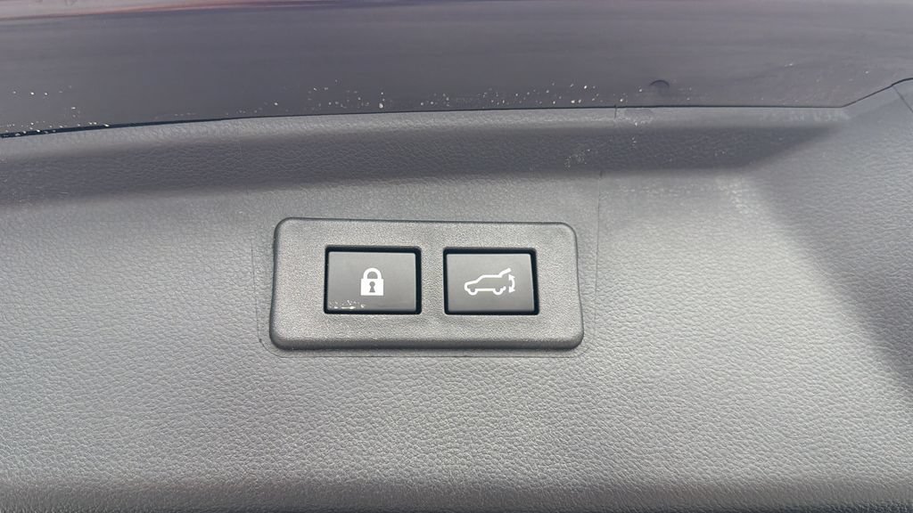 Certified 2025 Subaru Outback Limited AWD/4WD image 14